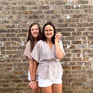 Meet your Posher, Elizabeth